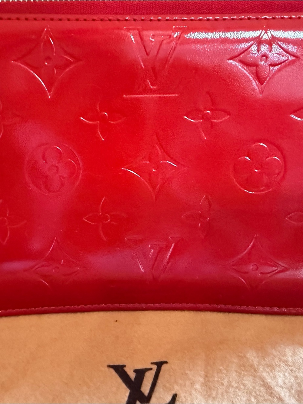 Louis Vuitton Glossy Red Vernis Wristlet Clutch with Tan Strap - Picture 3 of 4
